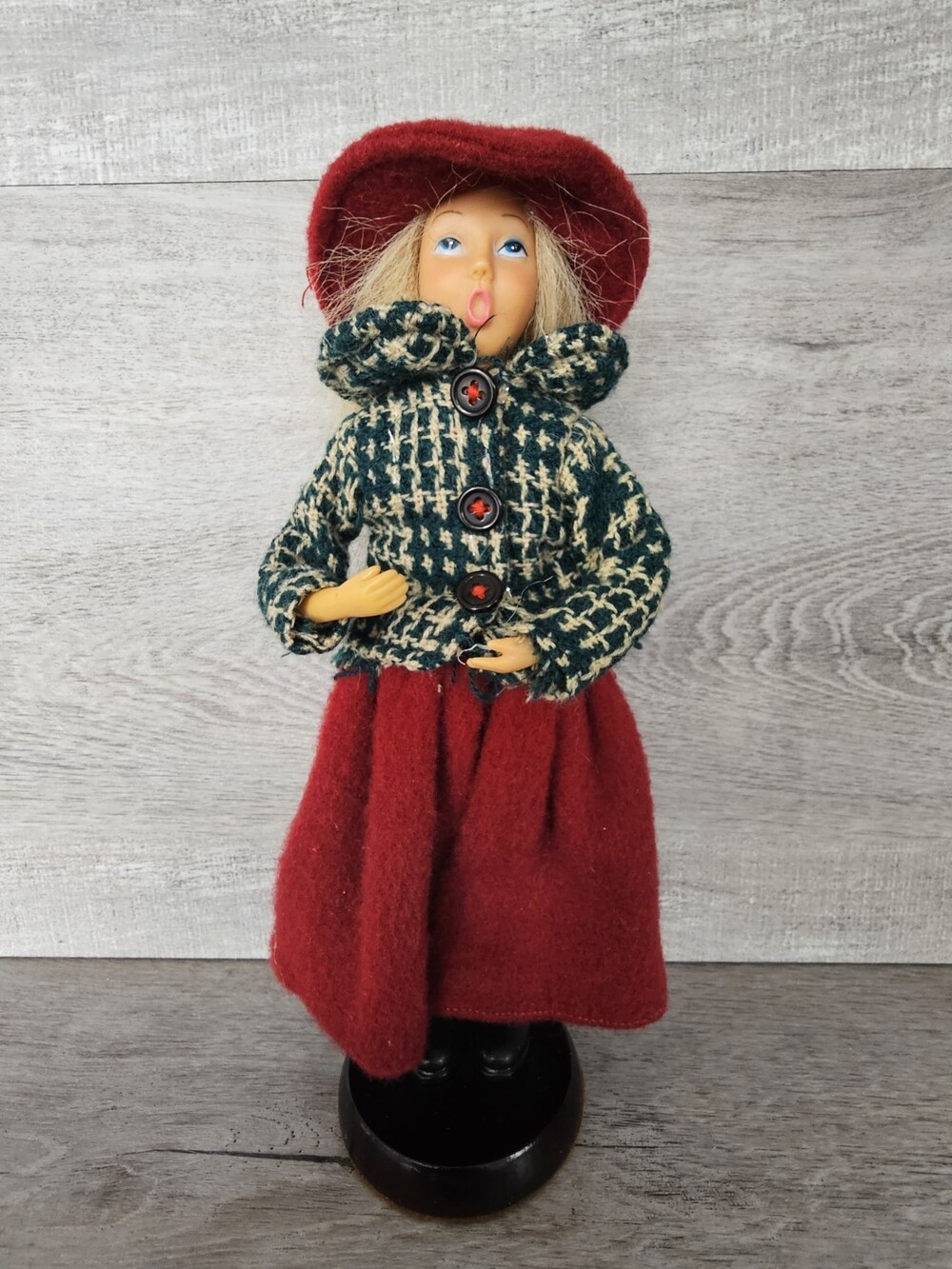 Vintage Classic Christmas Caroler On Wood Base Singing Girl Choir Music 9”
